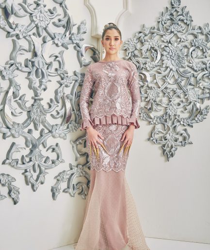 Dara in Dusty Mauve